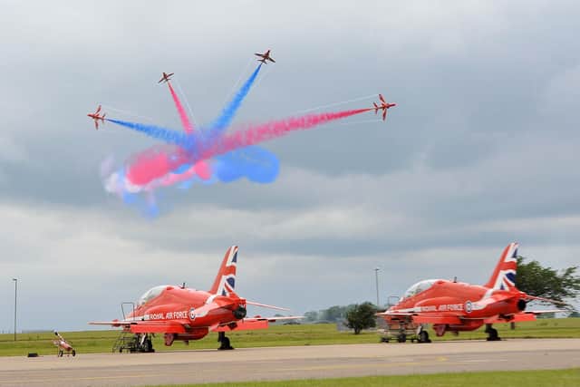 The Red Arrows. EMN-200518-154631001