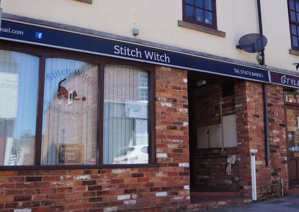 Stitch Witch EMN-200206-101250001