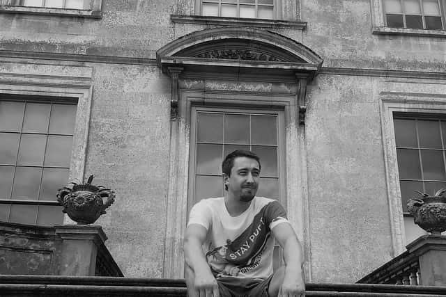 Paranormal investigator Thomas warrington. EMN-200406-183118001