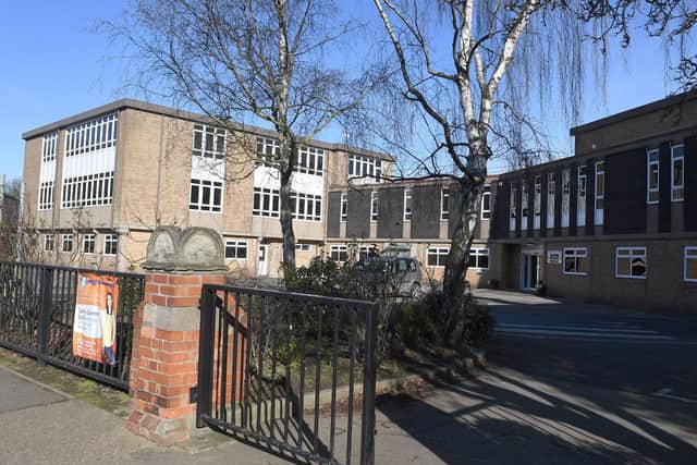 Carres Grammar School EMN-190402-142954001