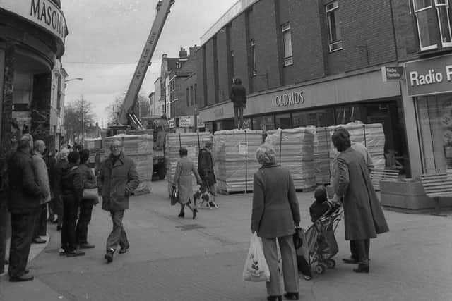 Shopping look on 35 years ago ...