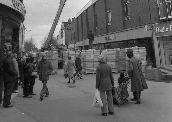 Shopping look on 35 years ago ...