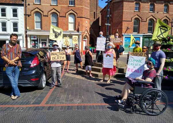 Horncastle and Louth Extinction Rebellion groups took part in a climate emergency protest today (Thursday). EMN-200625-121329001