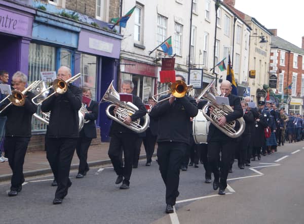 Remembrance parade in Market Rasen EMN-211114-144745001