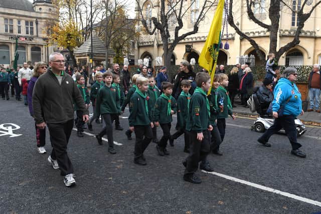 Scouts march past. EMN-211115-103649001