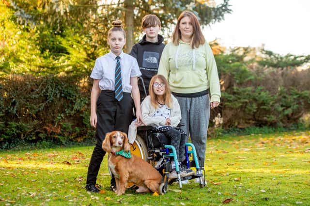 L- R Kaitlyn age 11, Oliver age 16, Phoebe age 8 Mum Rebecca Roberts EMN-211122-105901001