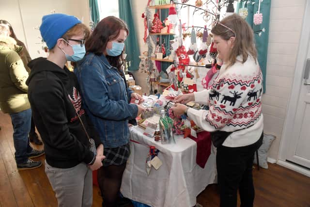 L-R Alison Demford and Sophie Cook with Ruth Kelly of Crafted By Ruth EMN-211122-091528001
