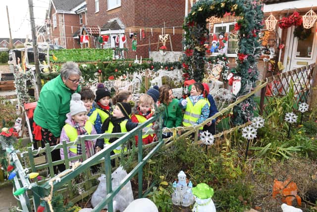 Ruskington Rascals Pre-school children looking at the display. EMN-210212-111201001
