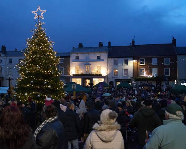 Caistor Christmas Lights switch-on EMN-210512-222635001