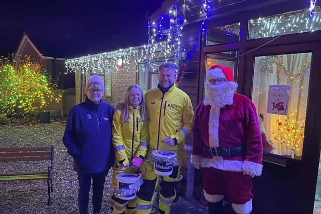 Festive lights in Hogsthorpe are raising funds for the RNLI.