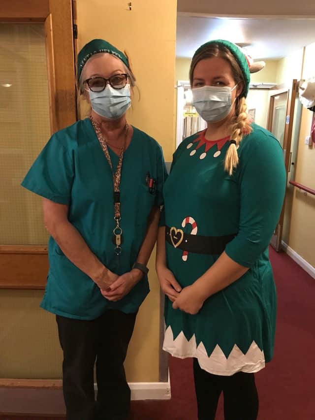 Two elves at Ashdene. EMN-210812-162211001