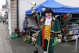 Sleaford Town Crier John Griffiths will be ringing a bell for Santa on Christmas Eve - you can too. EMN-211217-163124001
