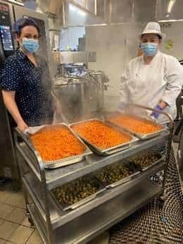 Steaming hot veggies all ready for Christmas dinner. EMN-211222-172326001