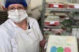 Icing Christmas cakes for hospital staff and patients. EMN-211222-172306001