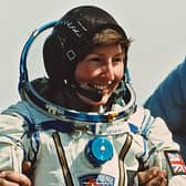 Helen Sharman returning from Mir in 1991. EMN-211223-125448001