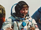 Helen Sharman returning from Mir in 1991. EMN-211223-125448001
