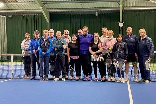 Mixed doubles competitors.