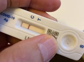 A lateral flow test device for coronavirus EMN-220501-113355001
