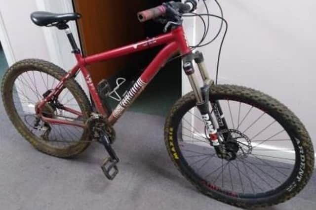 Are you the owner of this bike or do you know who owns it? EMN-220124-094041001