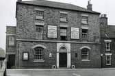 Situated on Spilsby Road, the publican of the Queen's Head in 1896 was S Doughty, and in 1919 it was a John Waddington. This photo was taken in 1940.
