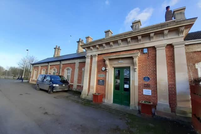 The main entrance which opens on to the heritage area EMN-220202-080226001