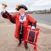 Mablethorpe town crier David Summers EMN-220702-111037001