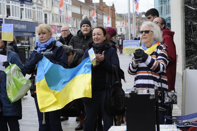 ‘Eastbourne supports Ukraine’ rally SUS-220703-092836001