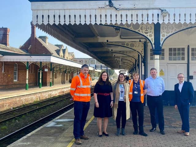 Dr Caroline Johnson MP meets with rail officials to push for better accessibility at Sleaford railway station. EMN-220328-104057001