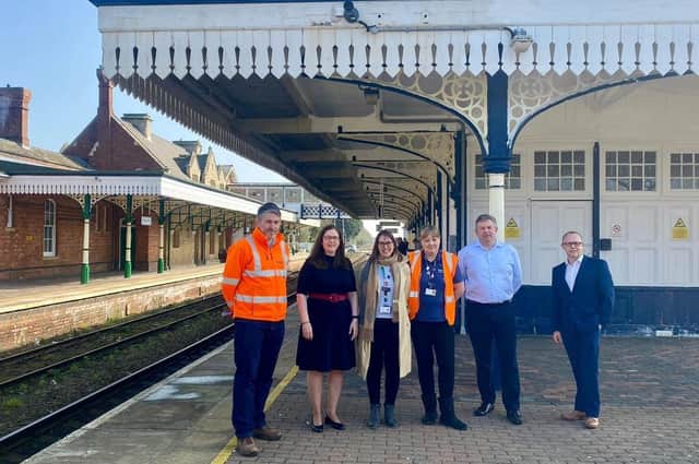 Dr Caroline Johnson MP meets with rail officials to push for better accessibility at Sleaford railway station. EMN-220328-104057001