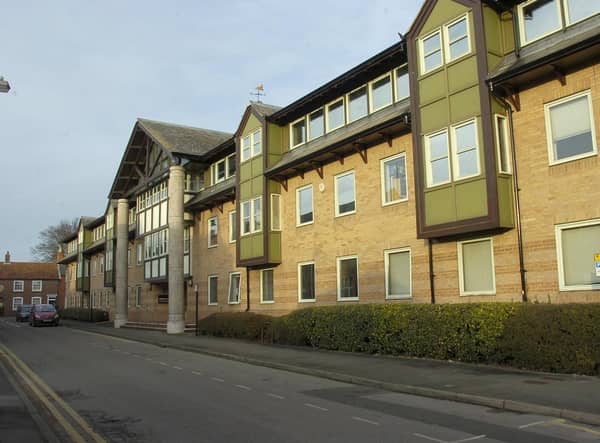 More solar panels for the roofs of NKDC offices, Sleaford? EMN-220331-113316001