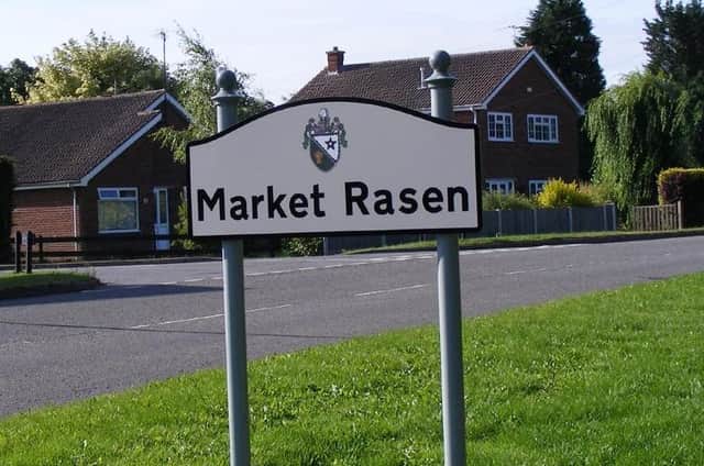 Market Rasen EMN-220104-155529001