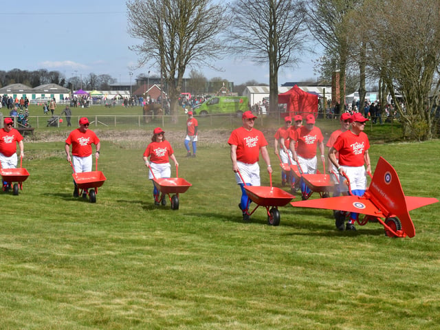 Barlow Red Barrows display EMN-221104-093347001