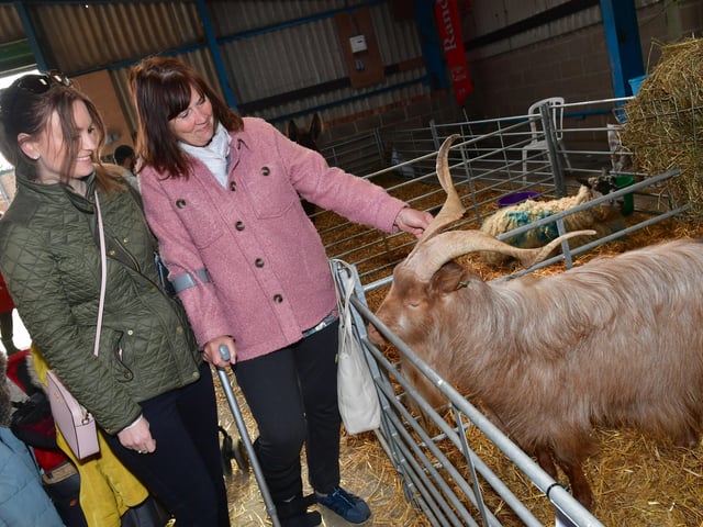 L-RHayley Lockwood with her mum Kate Lockwood, of North Hykeham EMN-221104-093524001