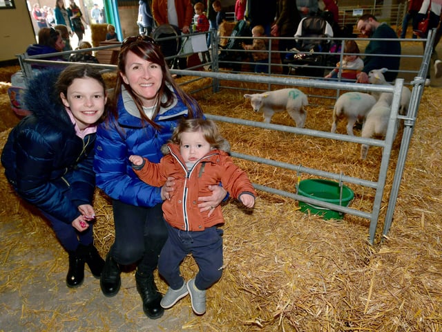 Karen Delderfield of Lincoln, with Emily Delderfield 10 and Toby Delderfoeld 1 EMN-221104-093452001