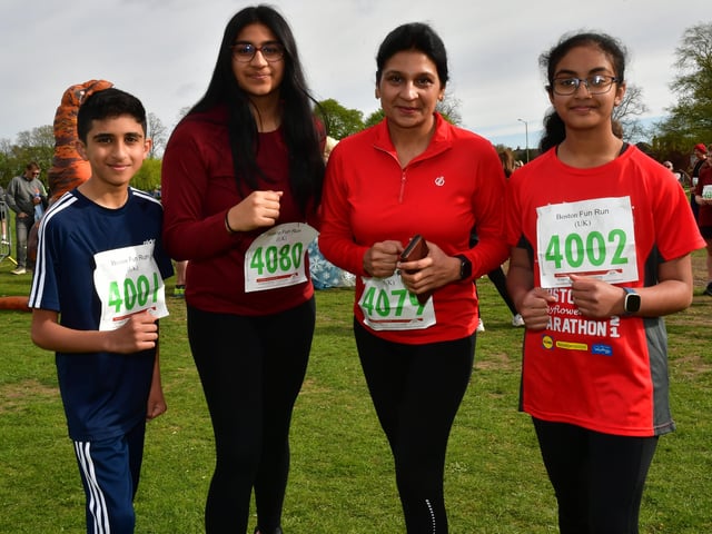 L-R Parth Brahmbhatt, Riya Rambani, Reena Rambani, Aarvi Brahmbhatt of Boston EMN-220418-133657001