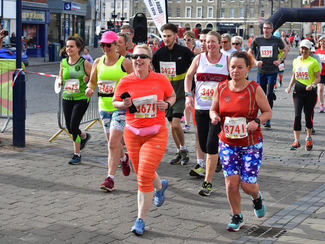 Half marathon - 2nd wave EMN-220418-133545001