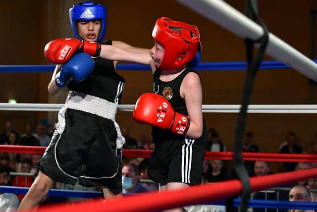 Theo Smith (Sleaford ABC red), Hishaam Afeze (Empire BC blue) EMN-220418-092826001
