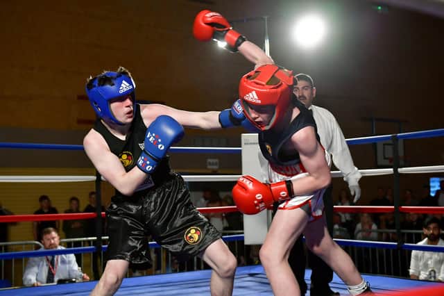 Charlie Hodgson (Sleaford ABC red), Reece Morris (Boston ABC blue) EMN-220418-092605001