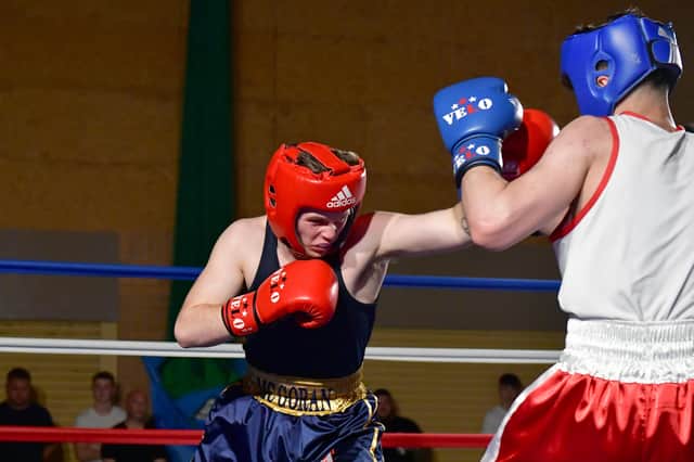 Tom McGoran (Sleaford ABC red), Kye Hade (Newark BA blue) EMN-220418-092520001