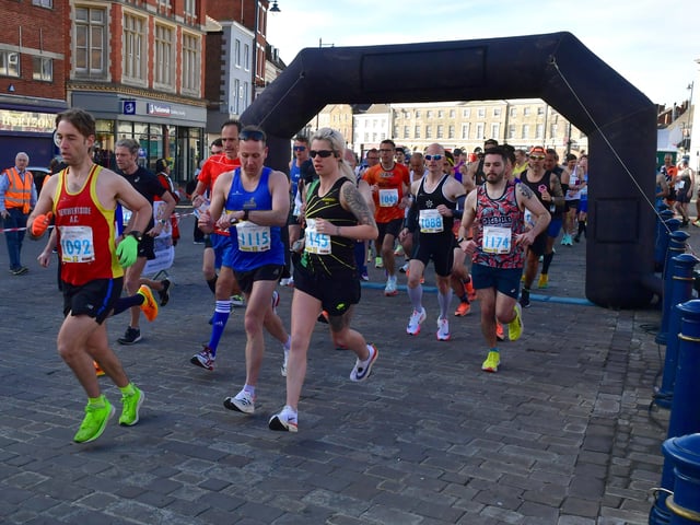 Marathon run, first wave. EMN-220418-132920001