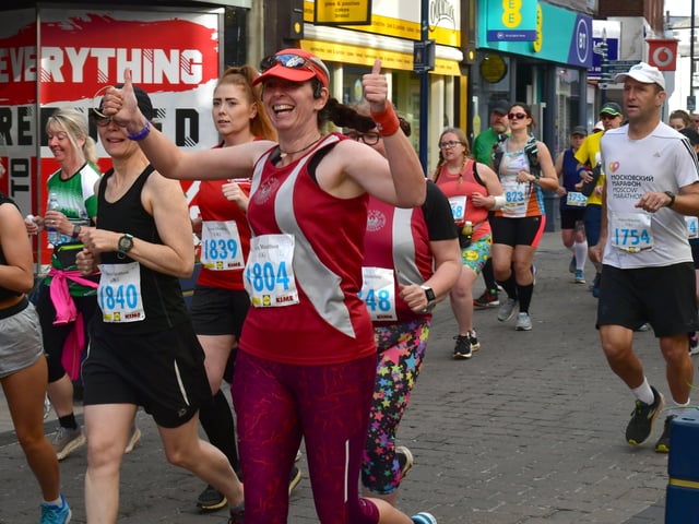 Marathon start - 4th wave EMN-220418-133255001