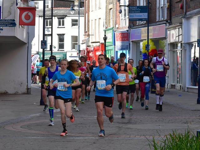Marathon start - 4th wave EMN-220418-133217001