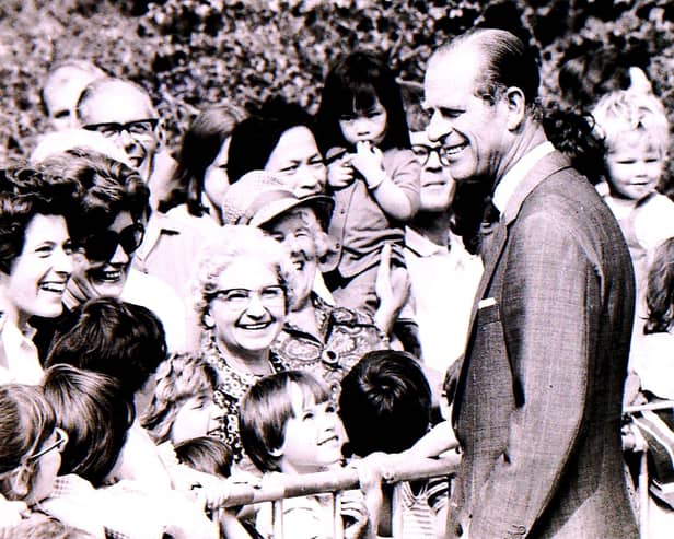 Prince Philip meets the crowds on his tour of Sleaford in 1975. EMN-211204-152231001