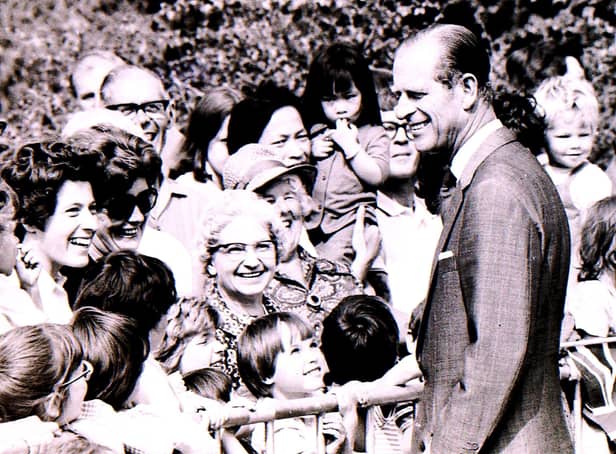 Prince Philip meets the crowds on his tour of Sleaford in 1975. EMN-211204-152231001