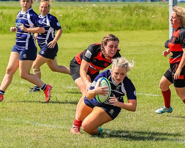 Match action by David Dales.