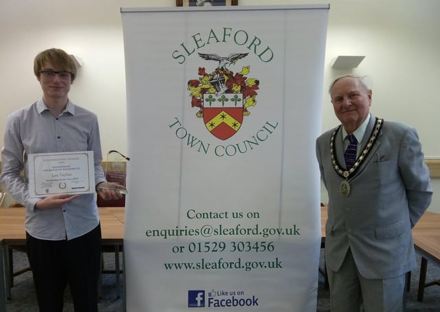 Sleafordian of the Year 2020, Lee Taylor, battled to keep a post office in the town centre, with Mayor Tony Brand. EMN-210625-160540001