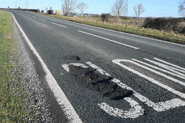 Potholes on the A15. EMN-210624-171823001