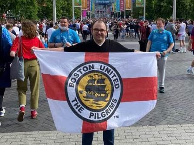 On the road to Wembley! Adam Hallgarth ready for kick off.