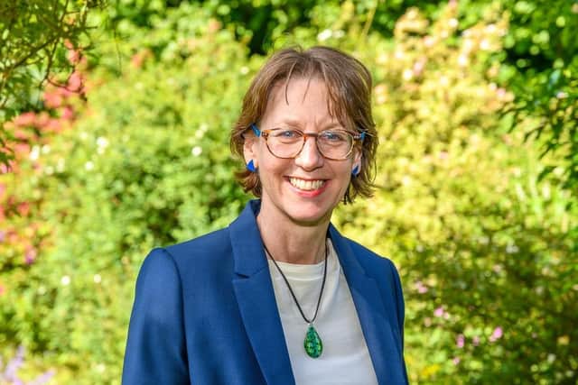 Lesley Burton