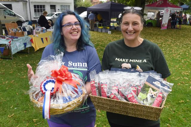 L-R Zoe Watson - organiser, Denys Humphries - helper at Helpringham Feast. EMN-210908-093016001